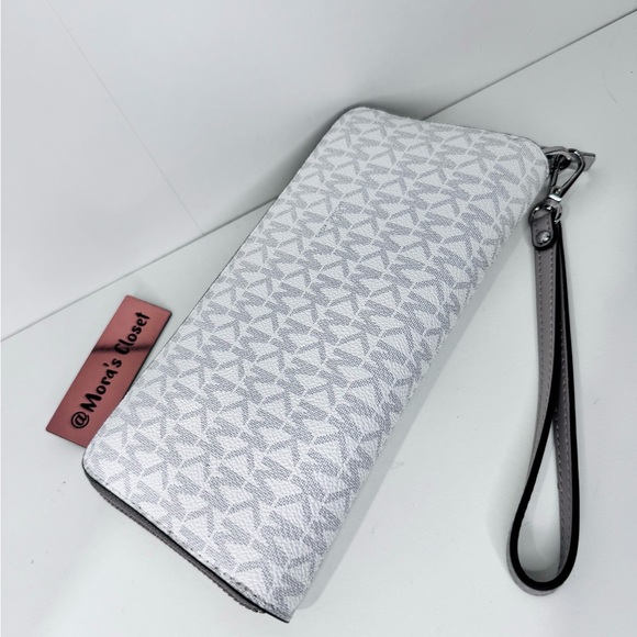 🦋Michael Kors Large Continental Wallet - Picture 5 of 6